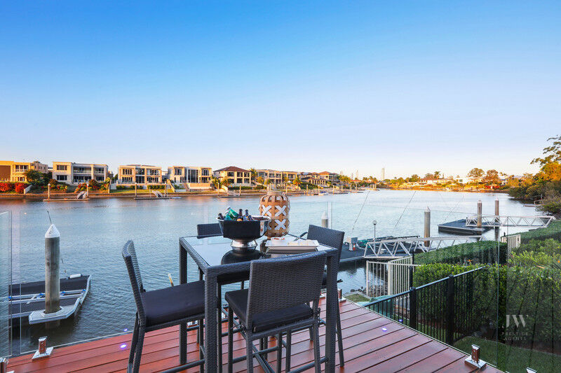 11 Namatjira Court, Broadbeach Waters Qld 4218