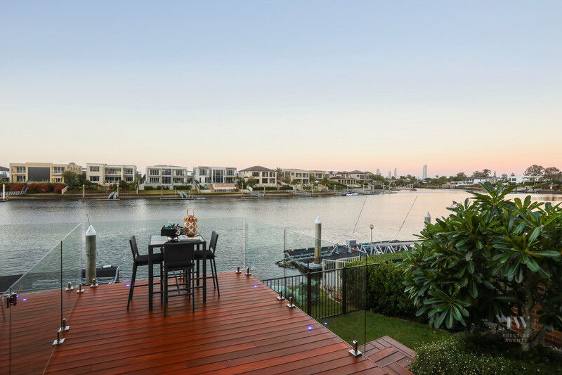 11 Namatjira Court, Broadbeach Waters Qld 4218