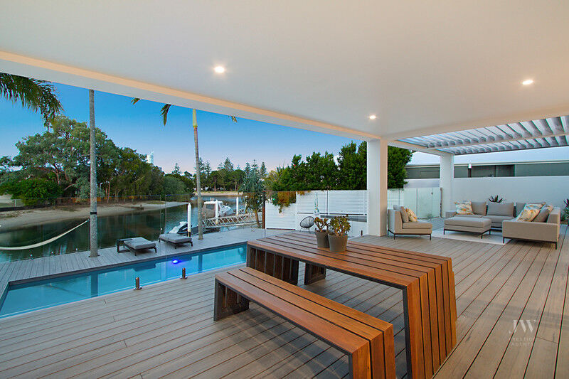 12 Beverley Crescent, Broadbeach Waters Qld 4218