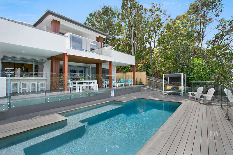 9 Rebecca Court, Broadbeach Waters Qld 4218