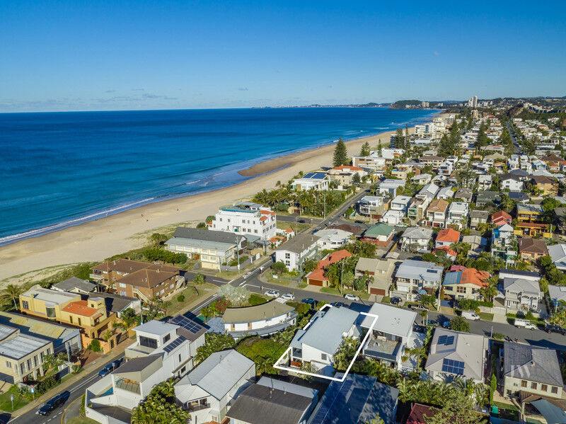 7 Seabeach Avenue, Mermaid Beach Qld 4218