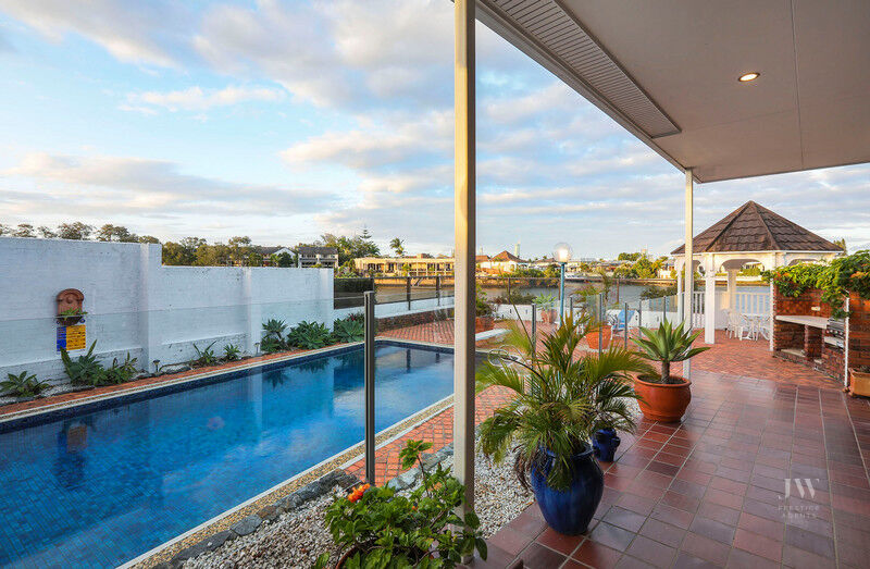 23 Conifer Crescent, Broadbeach Waters Qld 4218