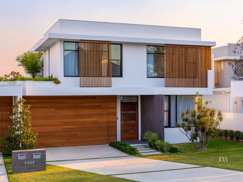 Villa One / 5022 Emerald Island Drive, Carrara Qld 4211