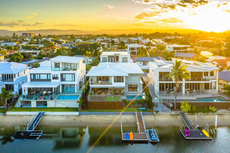 10 Lotus Key, Broadbeach Waters Qld 4218