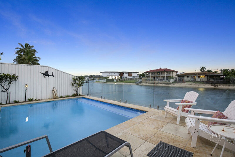 2 / 13 Marlin Court, Palm Beach Qld 4221