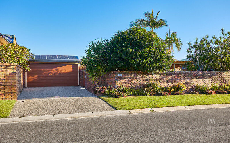 13 Pilot Court, Mermaid Waters Qld 4218