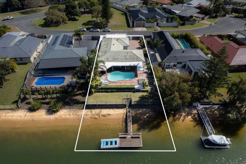 7 Reef Court, Mermaid Waters Qld 4218