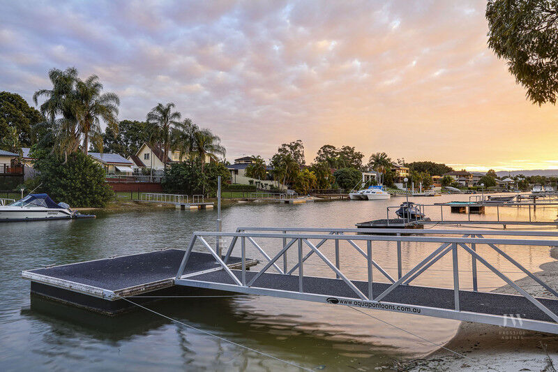 8 Namatjira Court, Broadbeach Waters Qld 4218