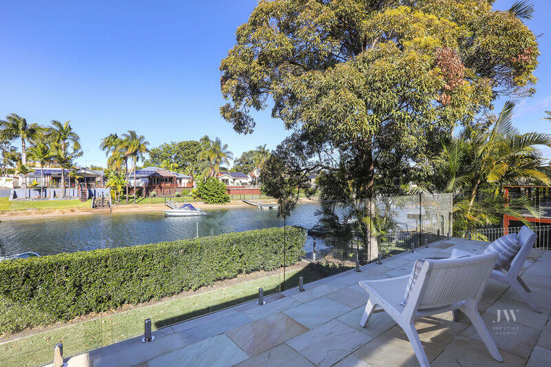 8 Namatjira Court, Broadbeach Waters Qld 4218