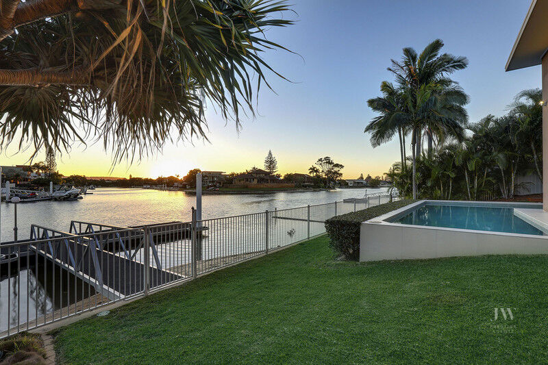 3 Quest Court, Mermaid Waters Qld 4218