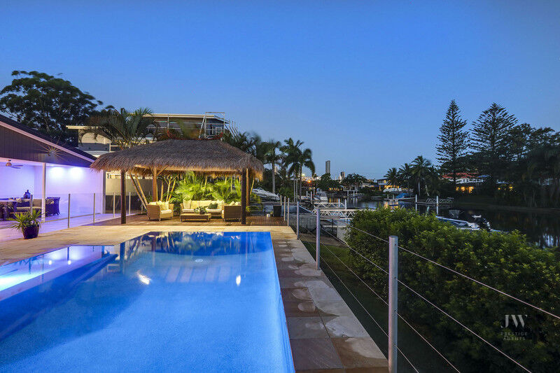 26 Moana Park Avenue, Broadbeach Waters Qld 4218