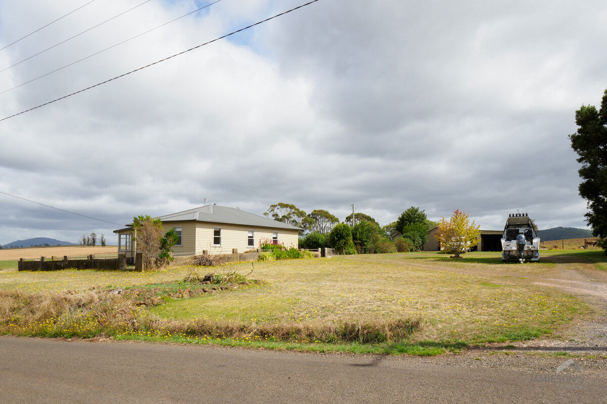 Small Acreage on the Outskirts of Deloraine Lee Jamieson's Real Estate