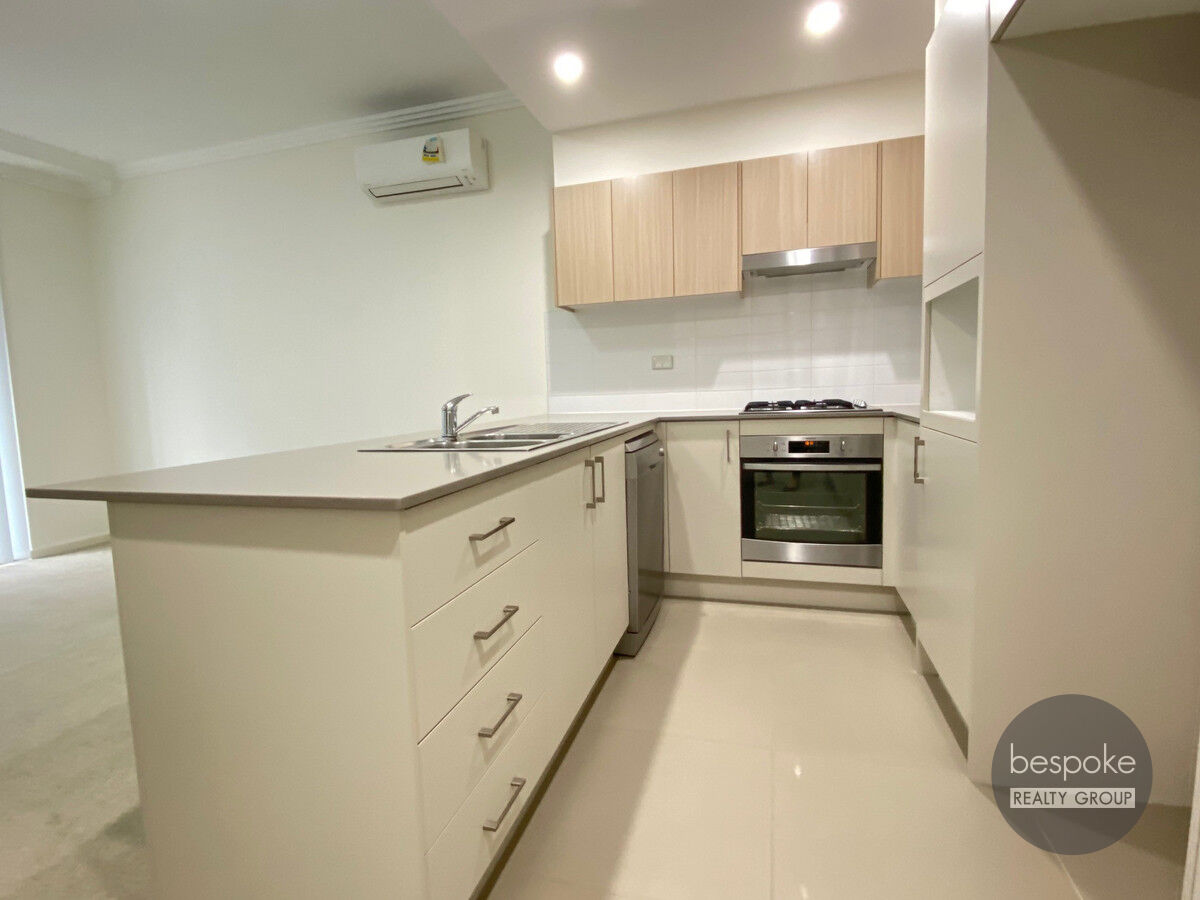  Applications Pending Luxury One Bedroom Omega Apartment