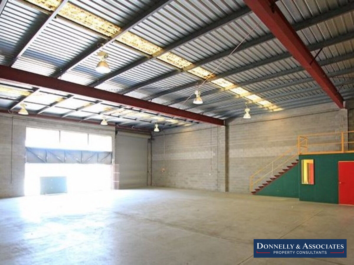 HILLCREST INDUSTRIAL WAREHOUSE/OFFICE Donnelly & Associates Pty Ltd