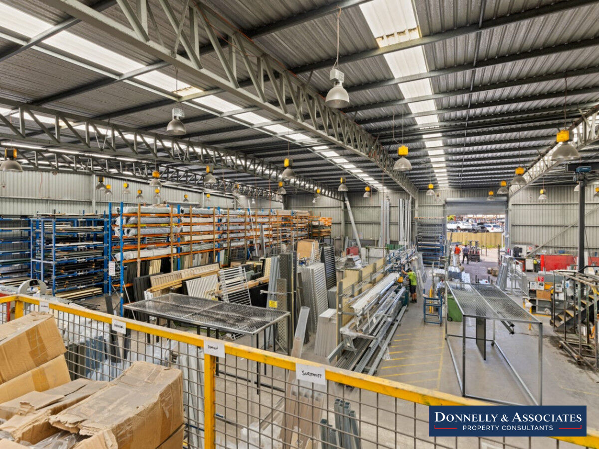 FREESTANDING WAREHOUSE IN UNDERWOOD Donnelly & Associates Pty Ltd